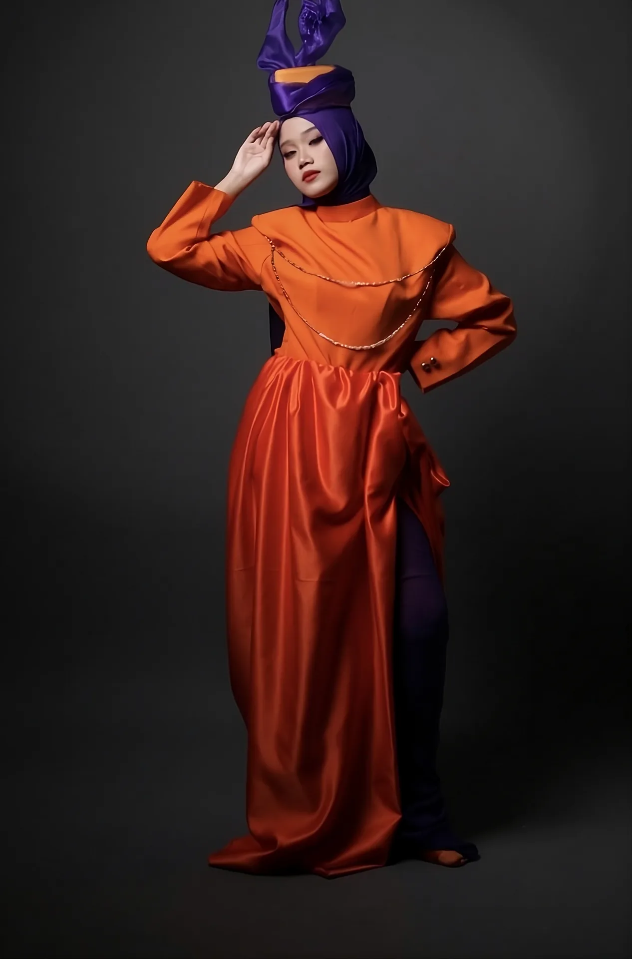 Elmaz model fashion